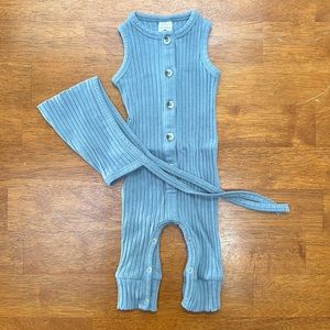 Kate Quinn Organic Cotton Unionsuit & Elf Hat EUC